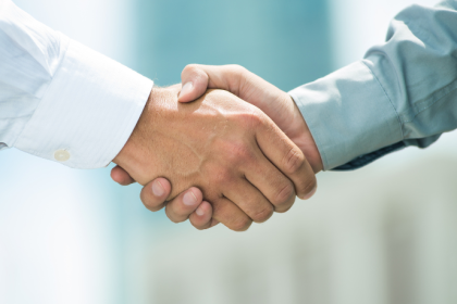 Hebron Costa Cruz de Oliveira mostra como a transparência e a ética fortalecem a confiança nos negócios.