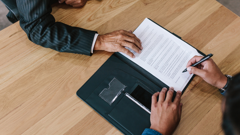 Alex Nabuco dos Santos analisa como a inflação afeta preços e o poder de compra no mercado imobiliário.