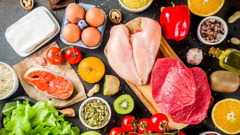 Descubra com Alexandre Costa Pedrosa estratégias alimentares para potencializar a atenção e o foco cotidiano.