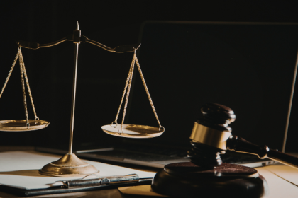 A decisão jurídica consciente no Direito Civil contemporâneo com Hebron Costa Cruz de Oliveira.