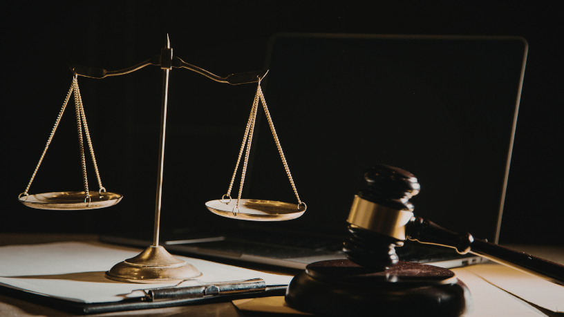 A decisão jurídica consciente no Direito Civil contemporâneo com Hebron Costa Cruz de Oliveira.