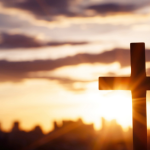 A Missa é compreendida como renovação do sacrifício da cruz, conforme ensina Jose Eduardo De Oliveira e Silva.